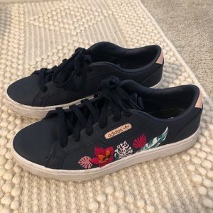 Adidas shoes, great condition, only worn twice, size 7!